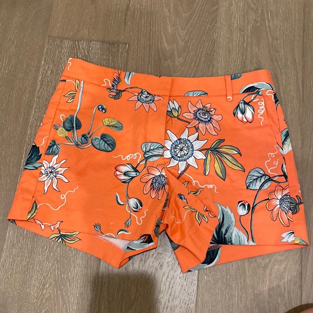 Womens orange print Ann Taylor shorts size 4 petite